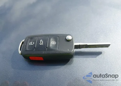 2013 Volkswagen Jetta 2.5L Sel z USA, uszkodzony, nr VIN 3VWLP7AJ2DM393752